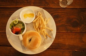おうちカフェ　テーブル　プレート