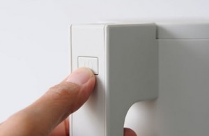 barouche(バルーシュ)電気ケトル　BR-02-WH　スイッチ