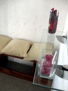 参考になるおうちカフェインテリア　ベンチをDIY