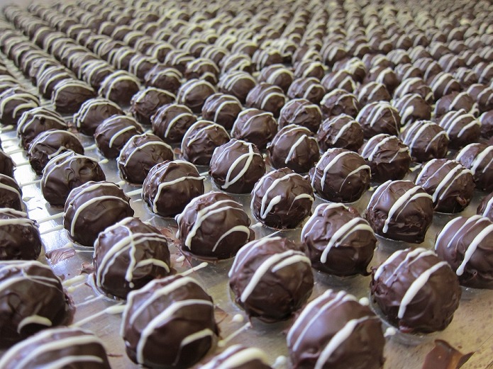 バレンタイン定番チョコレートの手作りトリュフ　仕上げ次第であなただけのオリジナル手作りトリュフで気持ちが伝わる