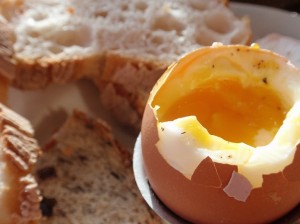 半熟卵の作り方知ってる？おうちで温泉卵が作れるレシピ001