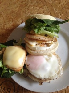 とりもも肉のさっぱりソテーイングリッシュマフィンサンドの簡単レシピ007